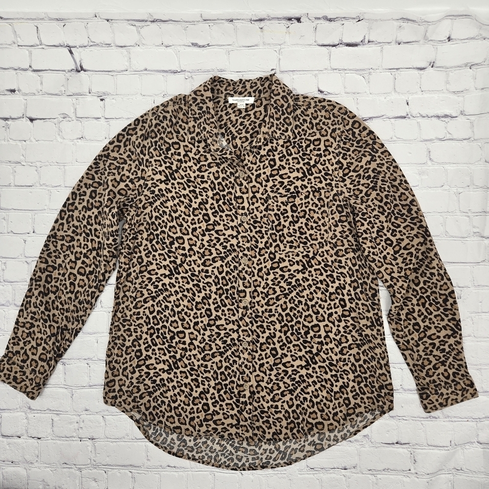 Beach lunch lounge Leopard Print Women's Lounge Shirt - Picture 2 of 8
